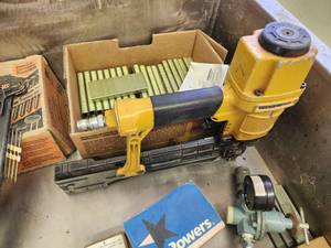 lot 966 image: Bostitch Model T50S4 Air 12 Crown 16-GA Stapler