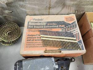 lot 969 image: Lot of (1 Partial Box) Paslode RounDrive 3 Glalvanized Nails