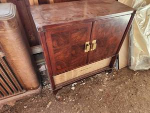 lot 1015 image: Vintage 1950s Philco Record Player