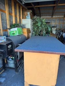 lot 1 image: Storage unit