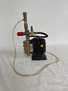 lot 4 image: pressure washer pump