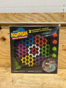 lot 26 image: ORIGINAL KOOSH FACE-OFF   ENFRENTARSE