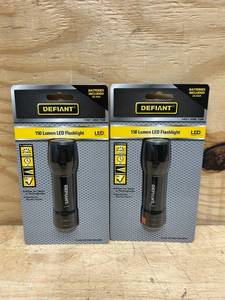 lot 50 image: 150 Lumens LED Flashlight (lot of 2)
