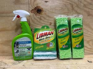 lot 113 image: Stone and grout cleaner and mop head refills (lot of 4)