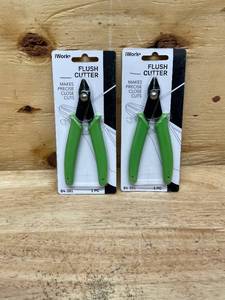 lot 142 image: IWork - Lot of 2 - Flush Cutter