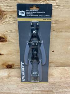 lot 146 image: Evercraft Snap Ring Plier Set