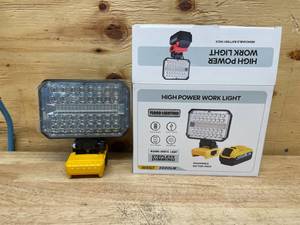 lot 152 image: Yellow High Power Work Light 3800LM W8107