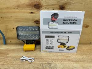 lot 154 image: Yellow High Power Work Light 2900LM W8106