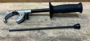 lot 204 image: Makita Side Handle and Depth Rod