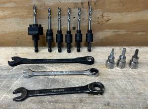 lot 207 image: Milwaukee, Husky, Hole Saw Bit, Wrench, Bits lot of 12
