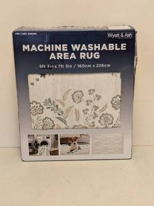 lot 189 image: WYATT & ASH MACHINE WASHABLE AREA RUG-ZINNIA