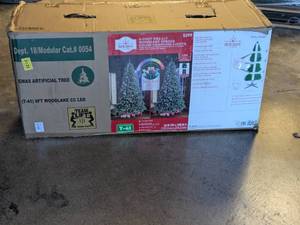 lot 144 image: HOLIDAY TIME 9FT. PRE-LIT WOODLAKE SPRUCE COLOR-CHANGING LIGHTS ARTIFICIAL CMAS TREE