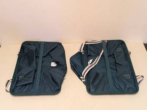 lot 148 image: (2) CARRYALL TOTES