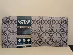 lot 193 image: TOWN & COUNTRY LIVING COMFORT GEL MAT