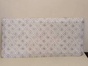 lot 194 image: TOWN & COUNTRY LIVING COMFORT GEL MAT (GRAY)