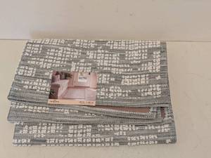 lot 199 image: MOHAWK HOME ACCENT RUG (BELVEDEREGRAY)