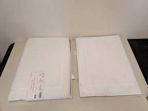 lot 176 image: 2) MEMORY FOAM COTTON BATH MAT (WHITE)