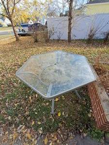 lot 76 image: Patio Table with Umbrella