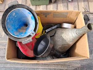 lot 7 image: Lot of Oil Wrenches and Funnels