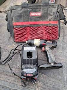 lot 12 image: Craftsman 38 Drill & Charger
