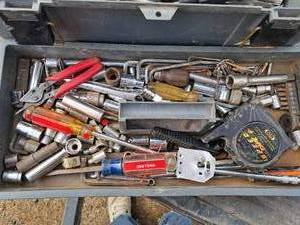 lot 27 image: Miscellaneous Tool & Wrenches (Craftsman & Other Brands)