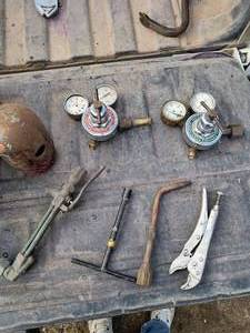 lot 45 image: Power Kraft Torch Set Gauges & Torch Hose