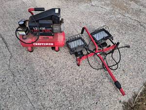 lot 57 image: Craftsman 3 Gallon Air Compressor & Craftsman Work Light