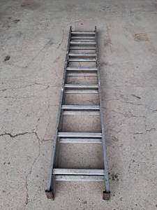 lot 71 image: Aluminum Step Ladder