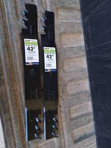 lot 87 image: Max Power 42 Mower Blade Mulch Set (New Fits John Deere)