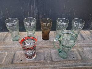 lot 88 image: Coca Cola Cups Older Set of 7