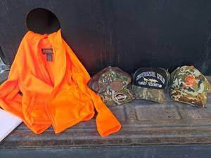 lot 89 image: Orange Kids Small Zip up Jacket, 3 Camo Hats
