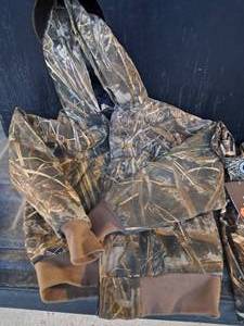 lot 90 image: Kids Hunting SetClothes