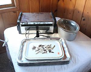 lot 0033 image: Broiler (Pizza) Oven, Food Dish, and Multiple Serving Trays