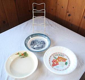 lot 0042 image: Pie Plates and Stand