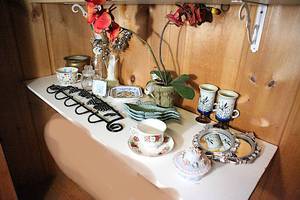 lot 0154 image: Shelf Lot #5 - Multiple items in one lot - See Pic