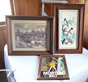 lot 0044 image: Nice Prints and Mirrored Wall Art