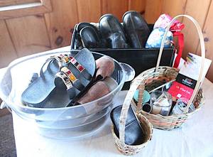 lot 0058 image: Misc Home Decor Lot - Footwear and Stuff - See pics