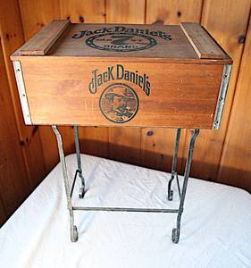 lot 0059 image: Jack Daniels Storage Box on Metal Stand