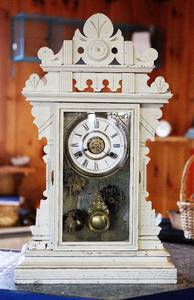 lot 0093 image: Antique Kitchen Gingerbread Clock - Working - Gilbert
