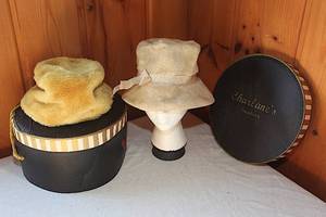 lot 0121 image: RETRO FASHION ATTIC FIND - 60s Mod Hats with Hat Box - Historical WI Find - Lot #1