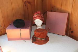 lot 0123 image: RETRO FASHION ATTIC FIND - 60s Mod Hats with Hat Box - Historical WI Find - Lot #3
