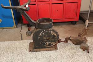 lot 0141 image: 2 Iron Hand Crank Items - Antique - Hand Crank Sharpener