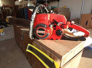 lot 0263 image: Jonsereds 49SP Professional Swedish Chain Saw with Case and Accessories