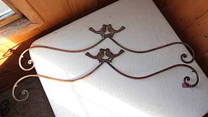 lot 0264 image: Home Decor - Wall Hanging Pair