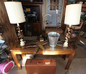 lot 0271 image: Home Decor Bundle #6 with Furniture and Lighting