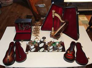 lot 0293 image: Kurt S. Alder Musical Instrument Collectables - Large Collection