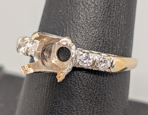 lot 26A image: K - 14K Yellow Gold Wedding Band Semi Mount Ring with Diamonds Size 8