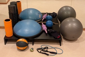 lot 120 image: LL - Exercise Equipment Set with Balance Balls, Medicine Ball, Foam Rollers and Accessories