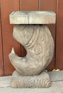 lot 173 image: BY - Wooden Carved Fish Side Table or Plant Stand, 18 Inch High