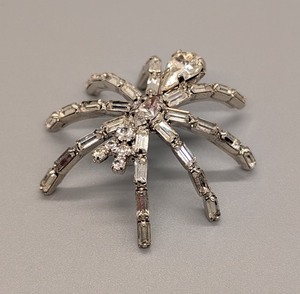 lot 177 image: K - Butler & Wilson Rhinestone Spider Brooch 1.5 Inch